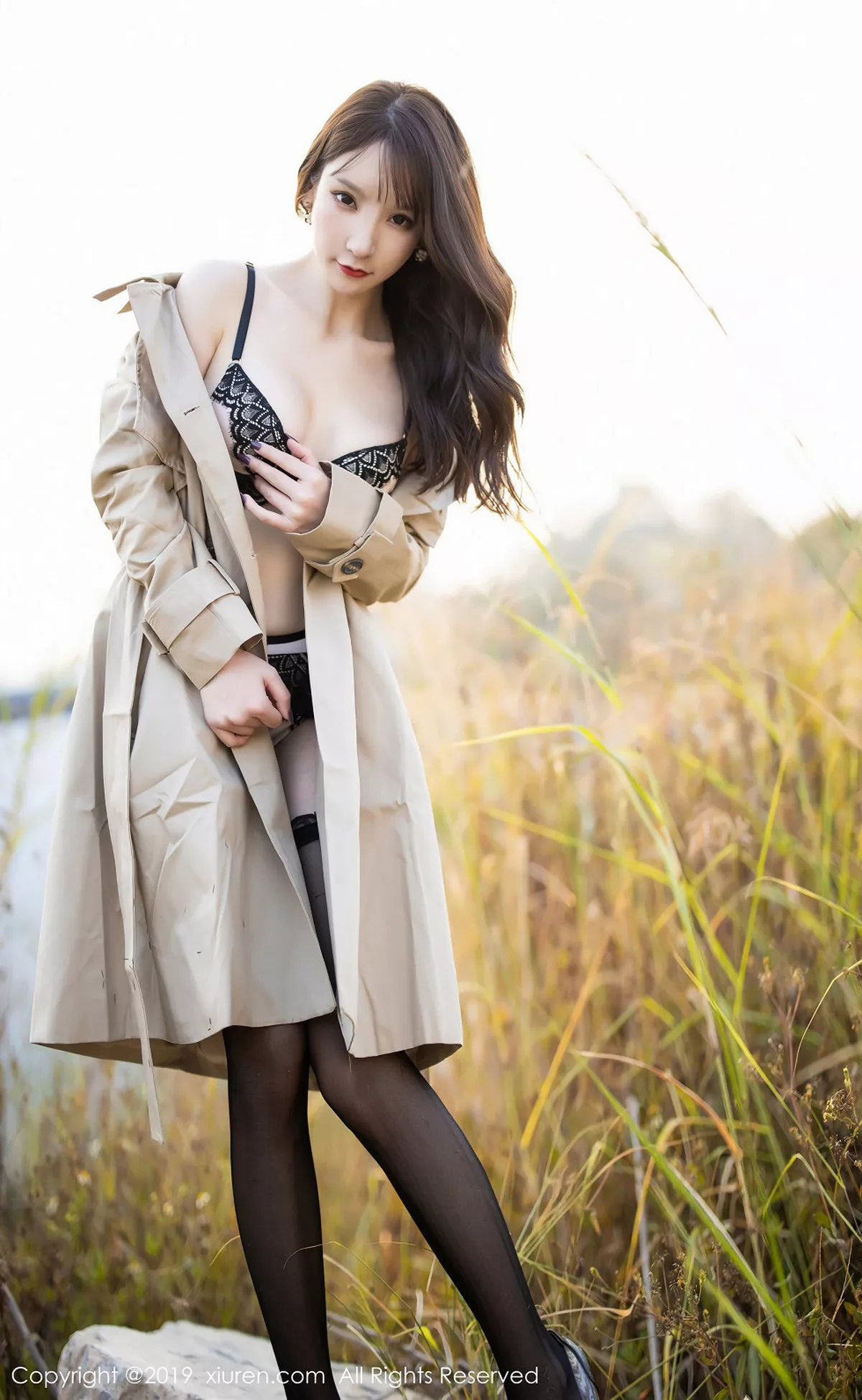 秀人集.com_[XiuRen秀人网]No.1876_女神周于希Sandy户外精致黑色内衣配吊带黑丝袜撩人诱惑写真93P