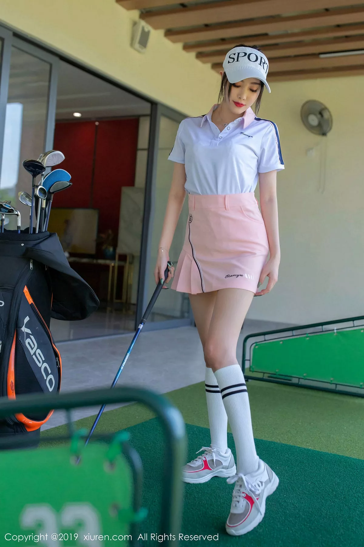 秀人集.com_[XiuRen秀人网]No.1874_女神杨晨晨sugar高尔夫主题白色内衣配粉色短裙撩人诱惑写真70P