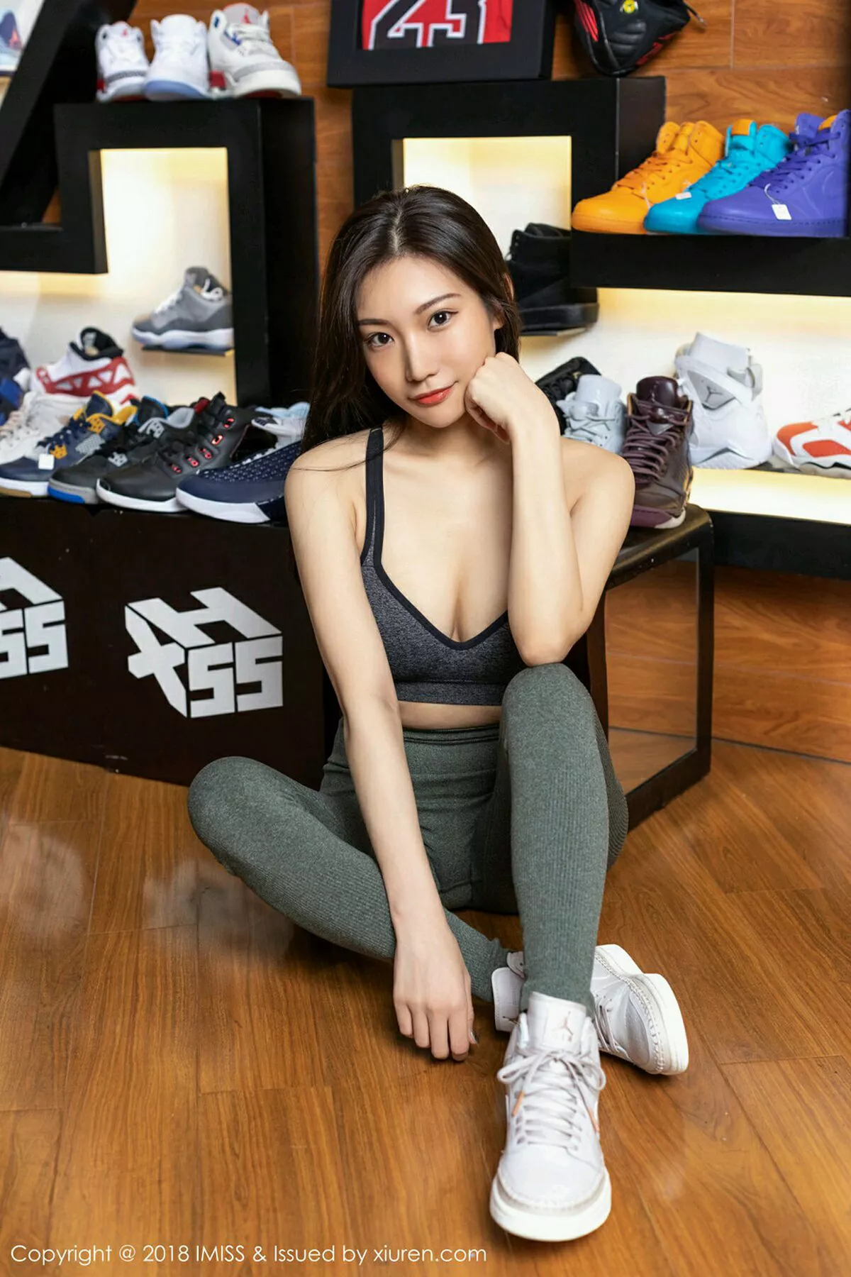 秀人集.com_[IMISS爱蜜社]Vol.309_嫩模小狐狸Kathryn私房性感红色内衣配肉丝裤袜完美诱惑写真37P