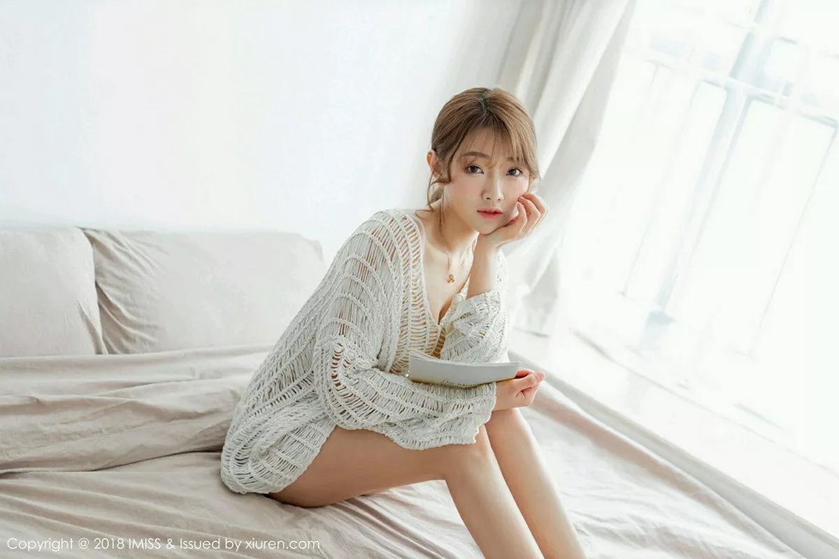秀人集.com_[IMISS爱蜜社]Vol.306_嫩模Bowie宝儿私房缕空毛衣秀性感内衣完美身材迷人写真42P