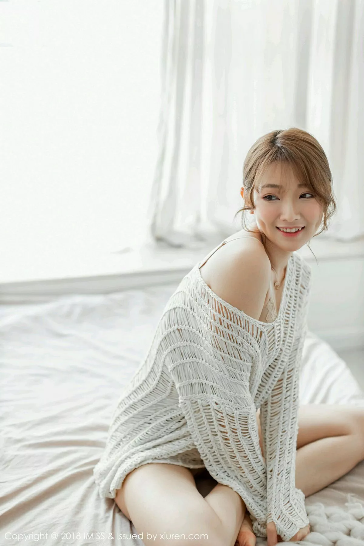 秀人集.com_[IMISS爱蜜社]Vol.306_嫩模Bowie宝儿私房缕空毛衣秀性感内衣完美身材迷人写真42P