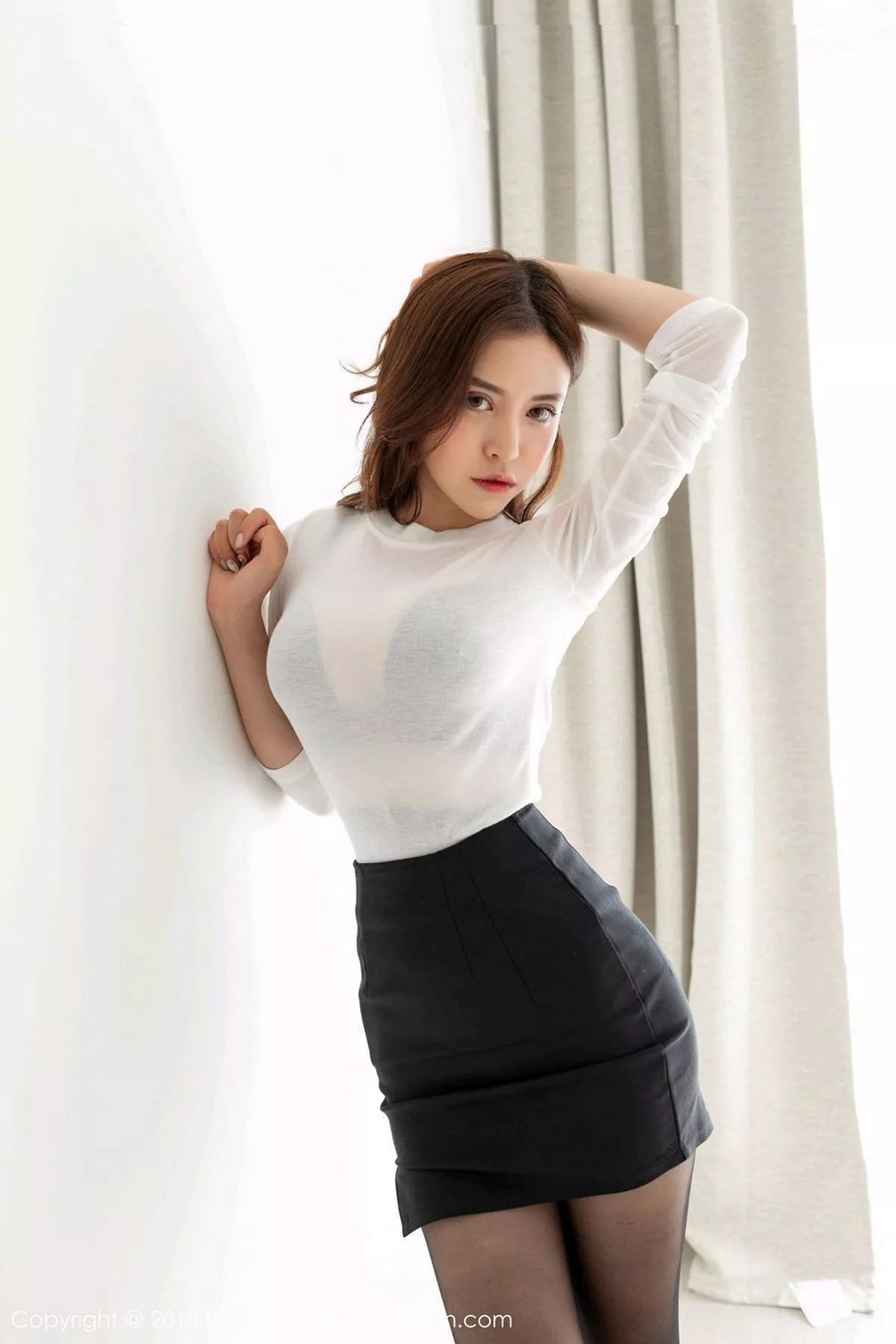 秀人集.com_[IMISS爱蜜社]Vol.313_混血嫩模陈思琪Art私房床上粉色内衣秀惹火身材完美诱惑写真36P