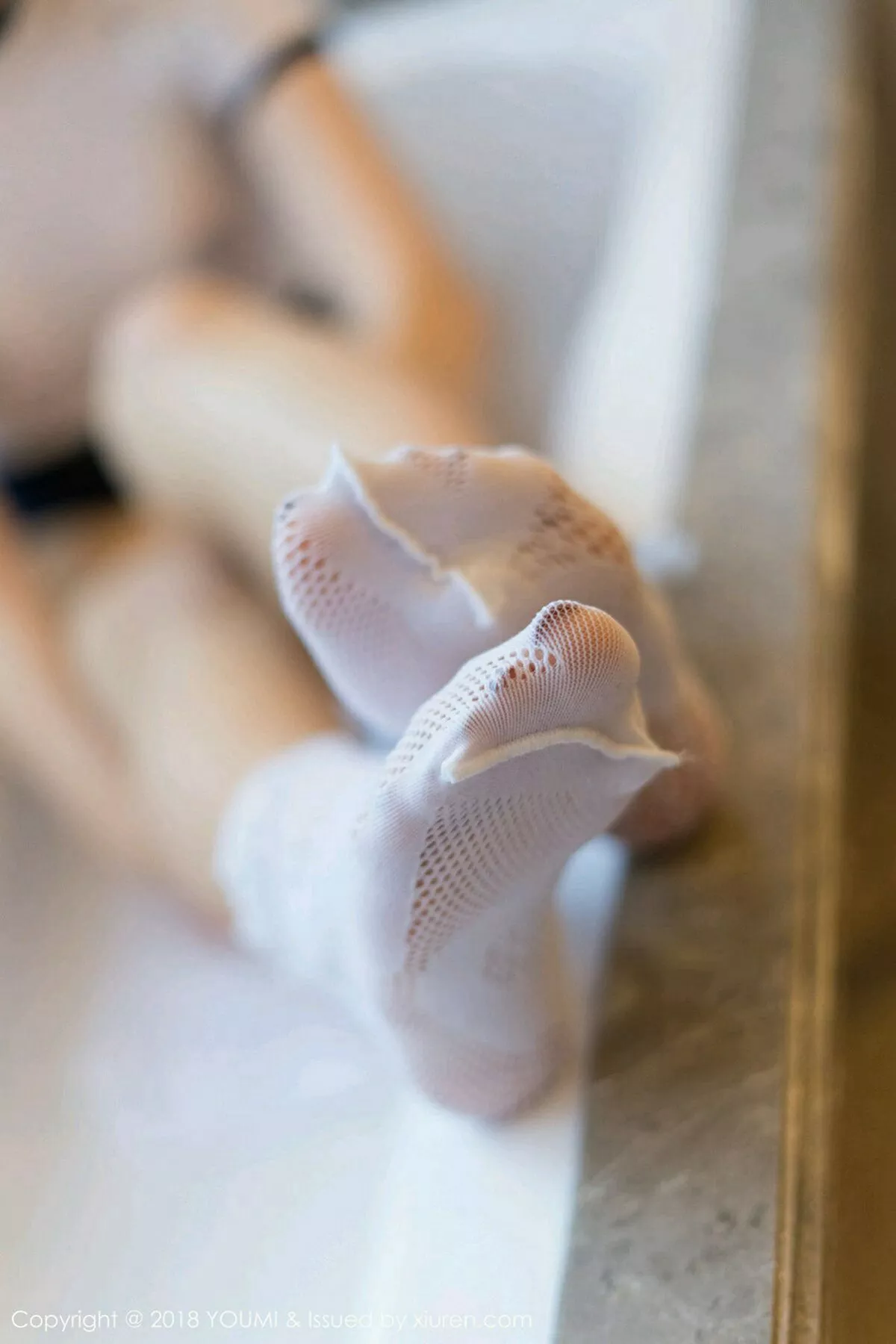 秀人集.com_[YouMi尤蜜荟]Vol.235_女神Cris_卓娅祺私房白色蕾丝连身裙秀豪乳翘臀惹火诱惑写真45P