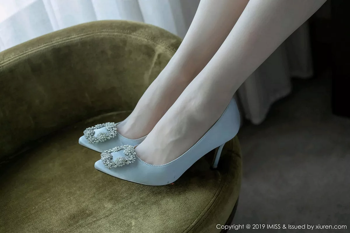 秀人集.com_[IMISS爱蜜社]Vol.424_女神许诺Sabrina私房性感内衣秀完美身材脱肉丝销魂诱惑写真60P