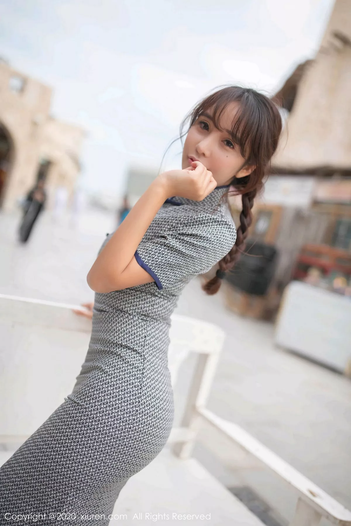 秀人集.com_[XiuRen秀人网]No.1898_嫩模陶喜乐_lele多哈旅拍旗袍系列半脱露性感内衣惹火诱惑写真71P