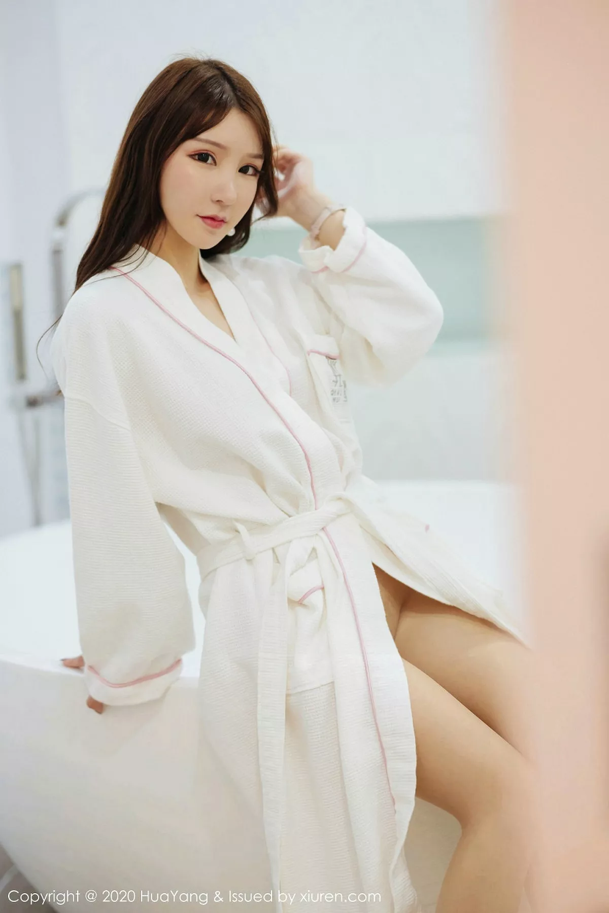 秀人集.com_[HuaYang花漾]Vol.207_女神周于希Sandy普吉岛旅拍秘书装全脱露无内肉丝惹火诱惑写真91P