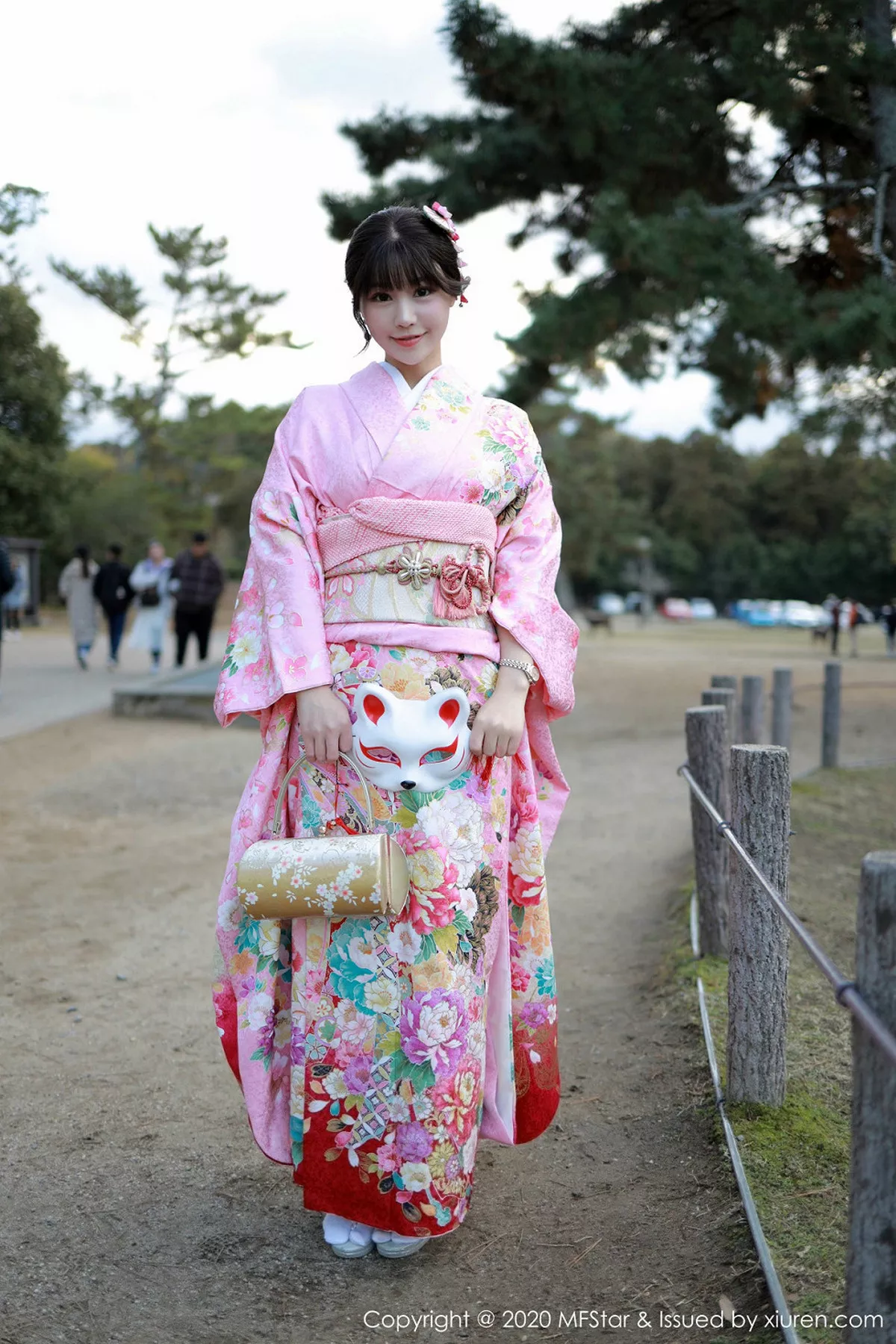 秀人集.com_[MFStar模范学院]Vol.254_女神朱可儿Flower日本旅拍绚丽和服真空秀豪乳诱惑写真75P