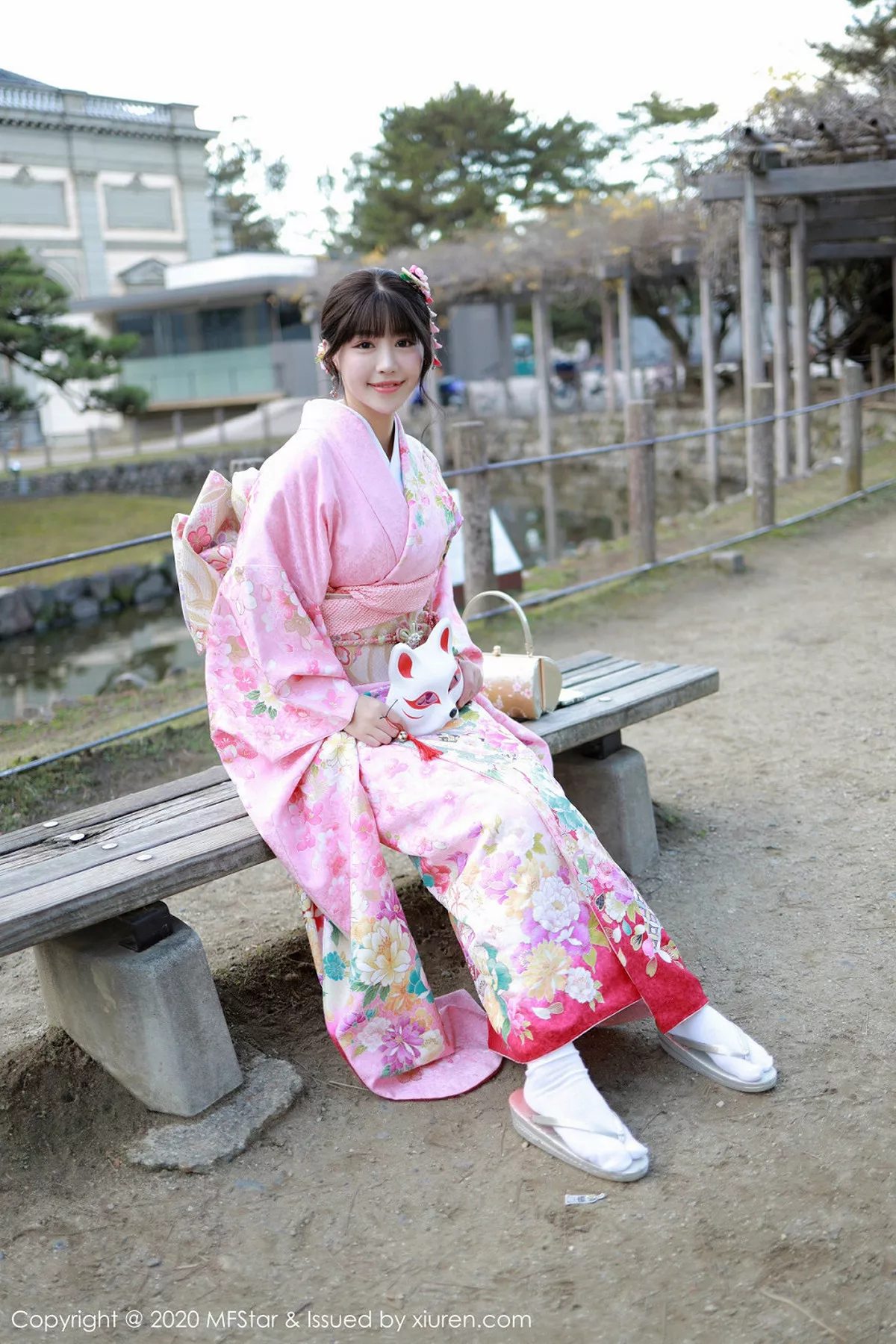 秀人集.com_[MFStar模范学院]Vol.254_女神朱可儿Flower日本旅拍绚丽和服真空秀豪乳诱惑写真75P