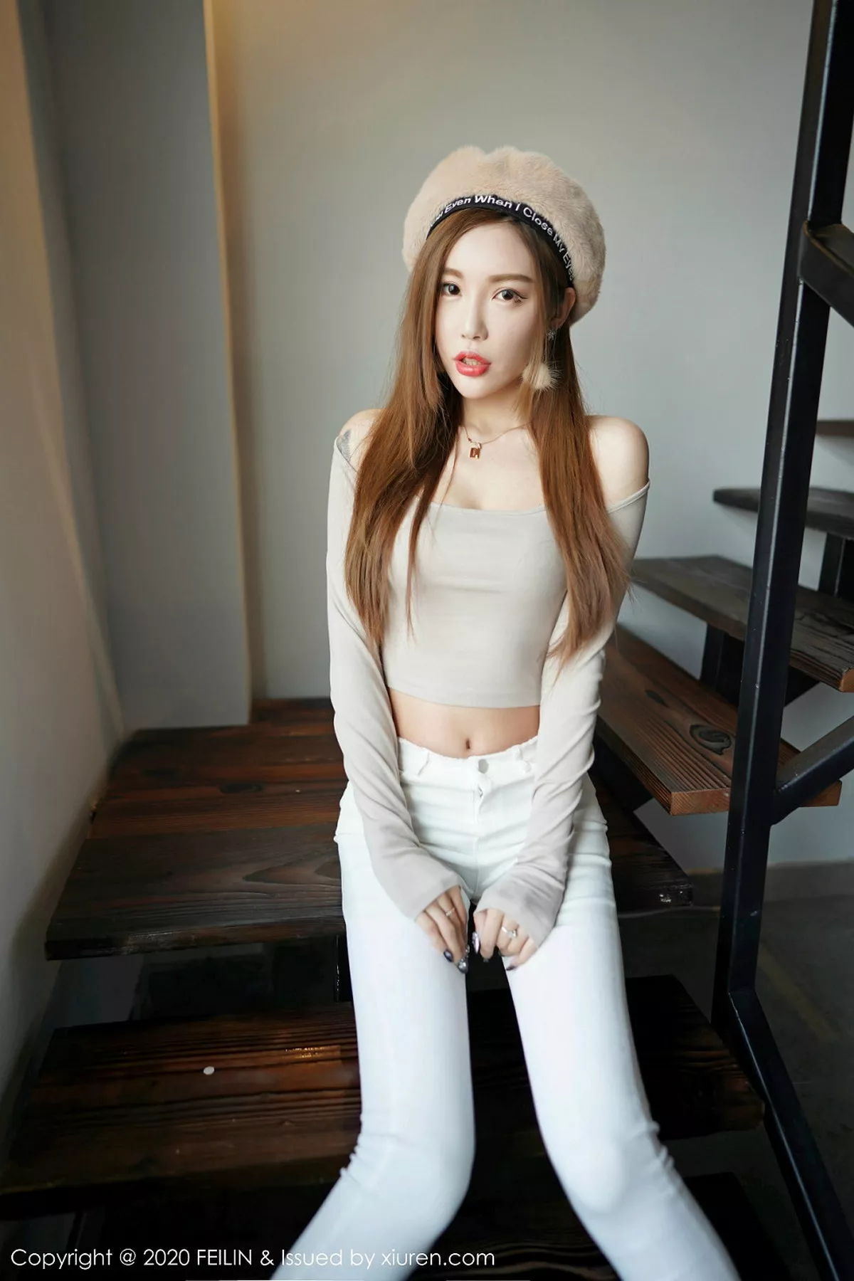 秀人集.com_[FeiLin嗲囡囡]Vol.223_嫩模梦小楠私房床上蕾丝吊袜内衣秀火辣身材诱惑写真49P