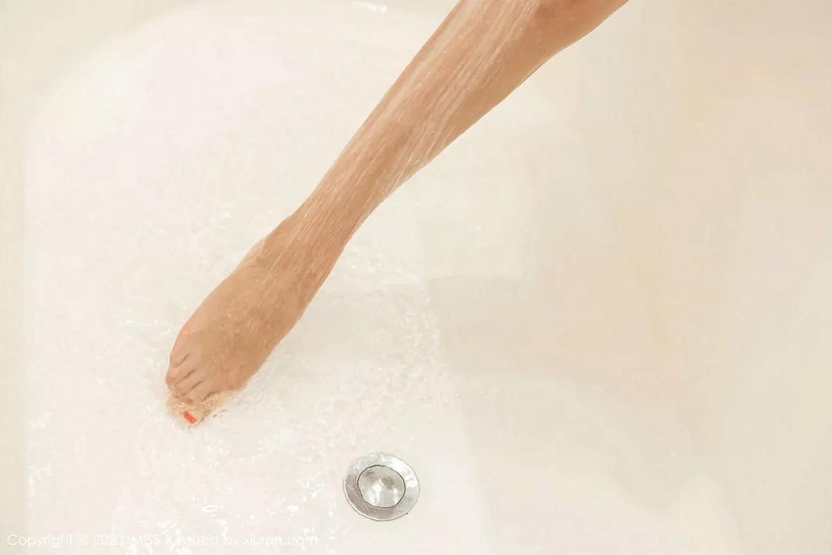 秀人集.com_[IMISS爱蜜社]Vol.432_嫩模杨紫嫣Cynthia私房宾馆失恋醉酒主题真空白衬衣诱惑写真56P