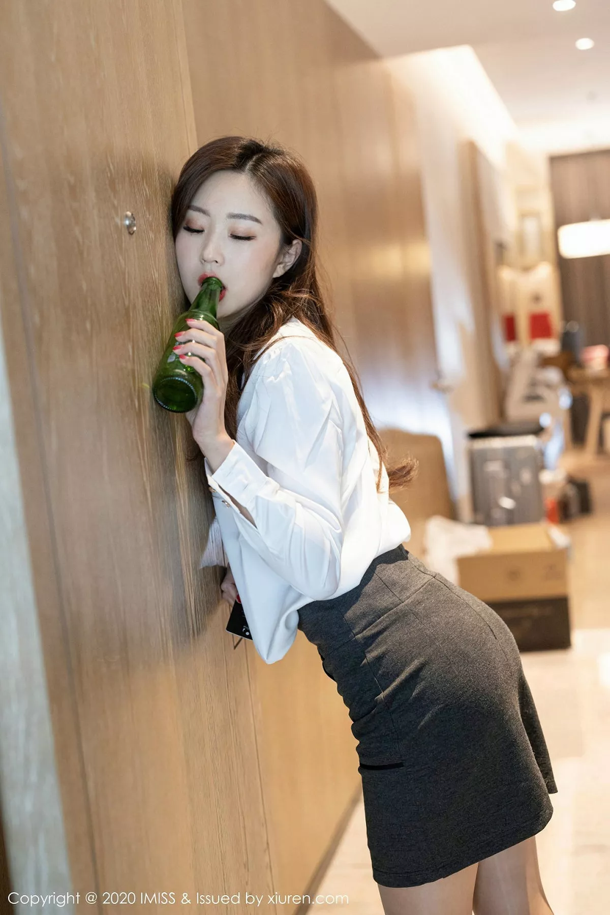 秀人集.com_[IMISS爱蜜社]Vol.432_嫩模杨紫嫣Cynthia私房宾馆失恋醉酒主题真空白衬衣诱惑写真56P