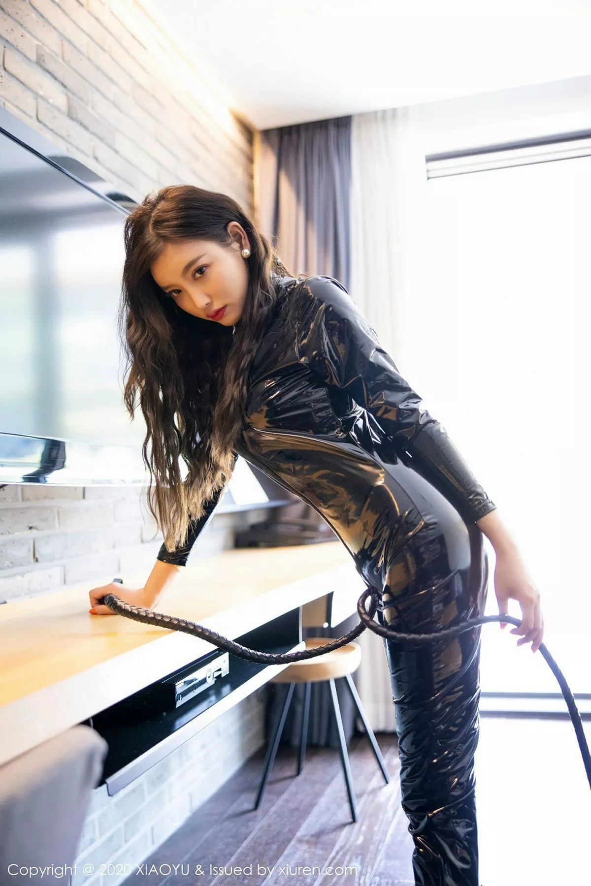 秀人集.com_[XiaoYu画语界]Vol.237_女神杨晨晨sugar济州岛旅拍私房黑色皮衣秀火辣身材诱惑写真80P