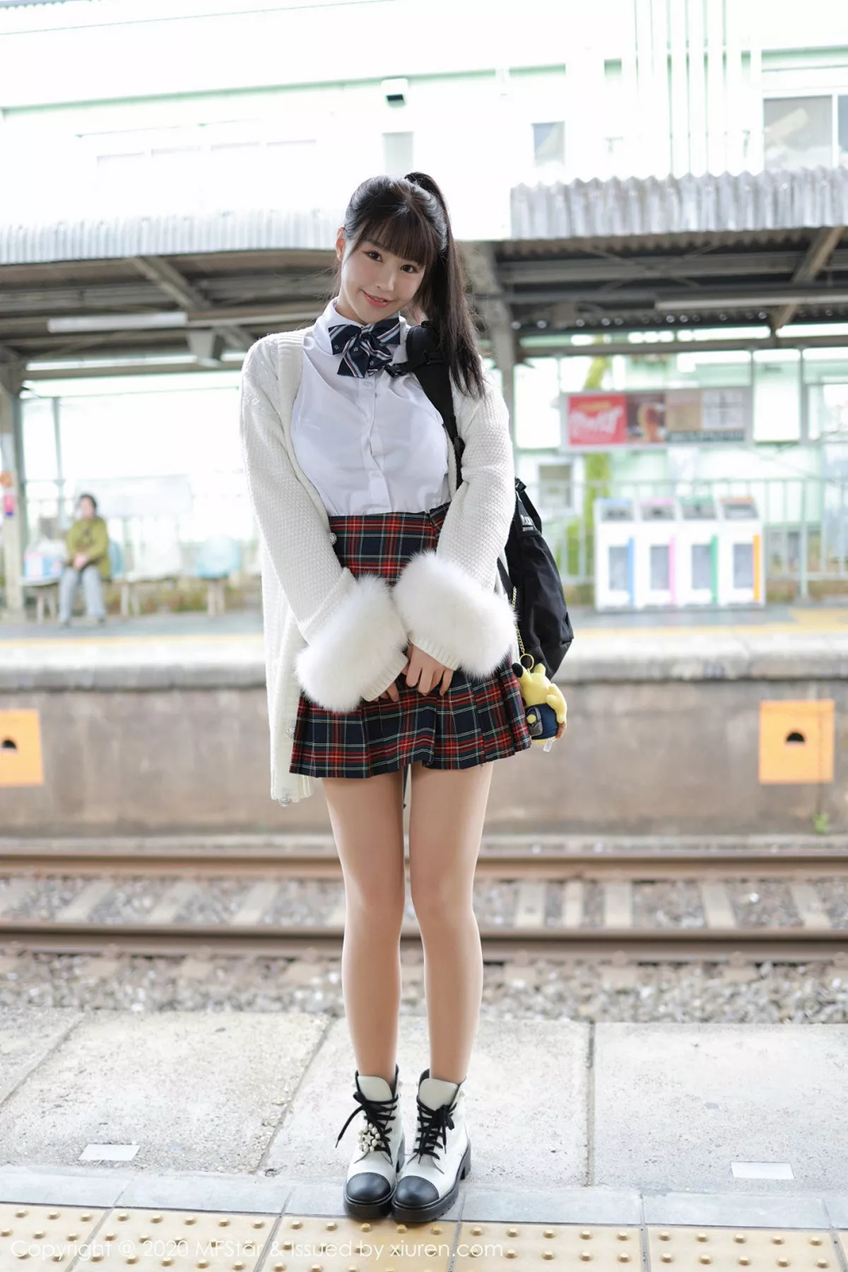 秀人集.com_[MFStar模范学院]Vol.259_嫩模朱可儿Flower日本旅拍尾随学生剧情主题魅惑写真73P