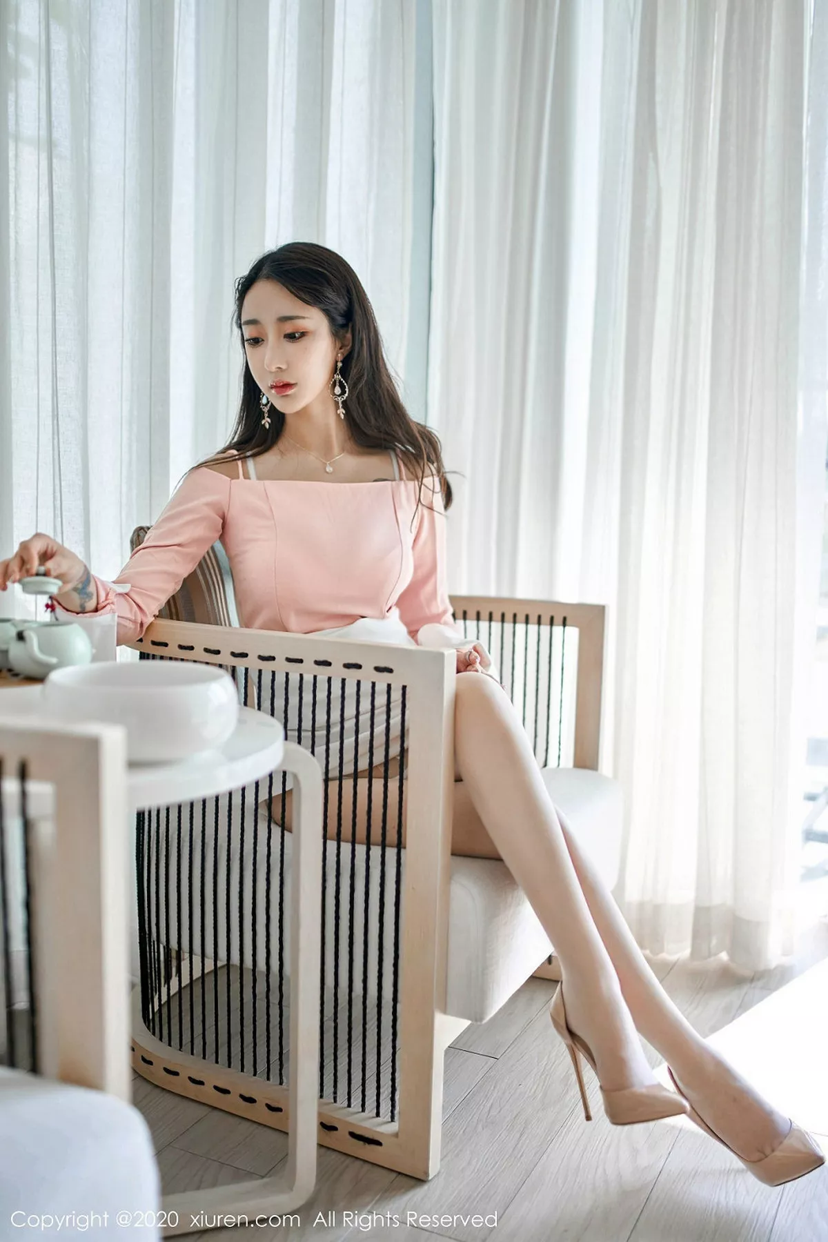 秀人集.com_[XiuRen秀人网]No.1944_嫩模Betty林子欣三亚旅拍私房开裆白丝秀翘臀极致诱惑写真70P