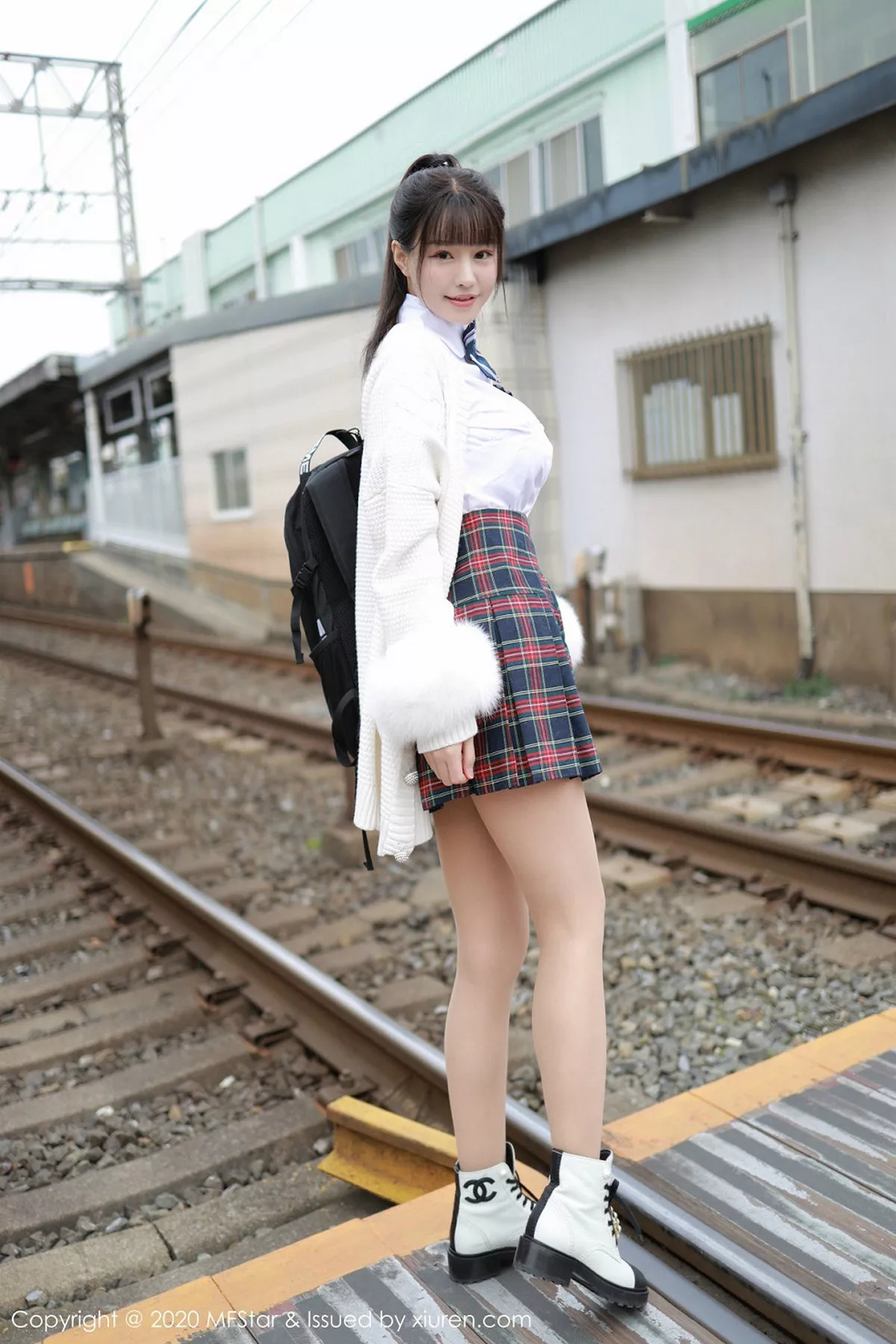 秀人集.com_[MFStar模范学院]Vol.259_嫩模朱可儿Flower日本旅拍尾随学生剧情主题魅惑写真73P