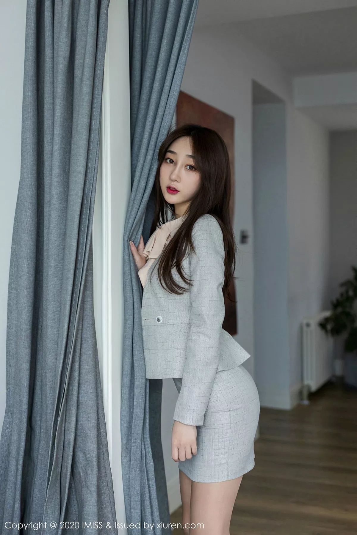 秀人集.com_[IMISS爱蜜社]Vol.435_嫩模九月生短裙职业装丝足美腿系列白色蕾丝内衣完美诱惑写真60P