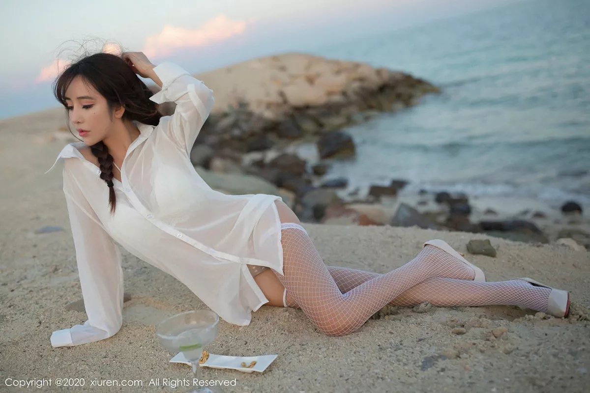 秀人集.com_[XiuRen秀人网]No.1951_嫩模陶喜乐_lele东欧旅拍海边沙滩缕空情趣内衣撩人诱惑写真63P