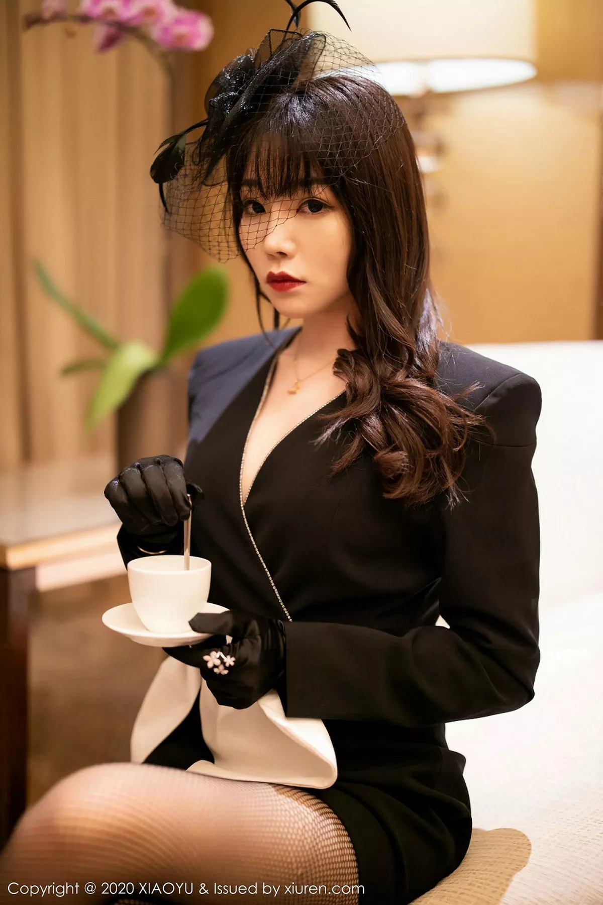 秀人集.com_[XiaoYu画语界]Vol.239_女神芝芝Booty澳门心愿旅拍私房开档魅惑网袜撩人诱惑写真72P