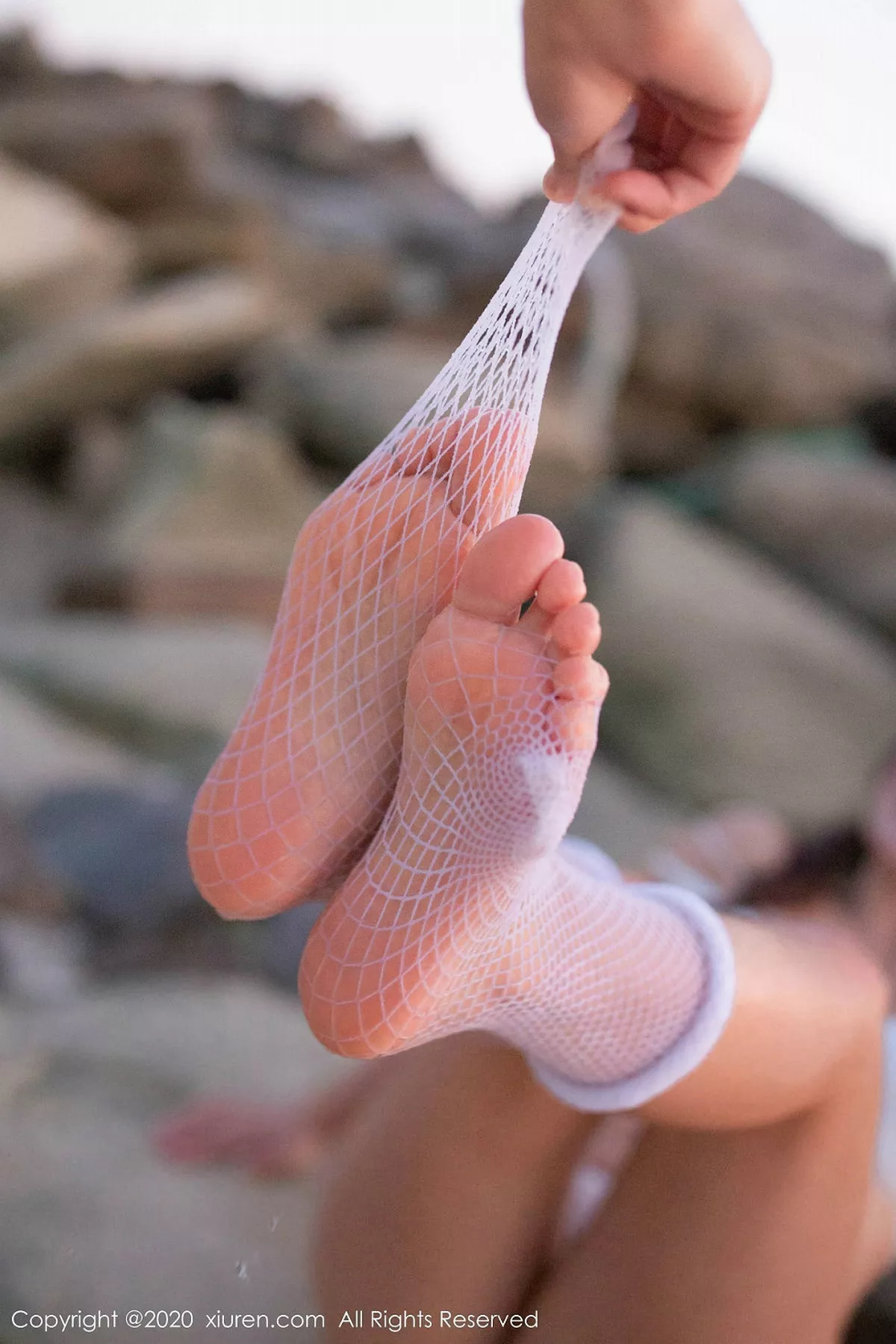 秀人集.com_[XiuRen秀人网]No.1951_嫩模陶喜乐_lele东欧旅拍海边沙滩缕空情趣内衣撩人诱惑写真63P