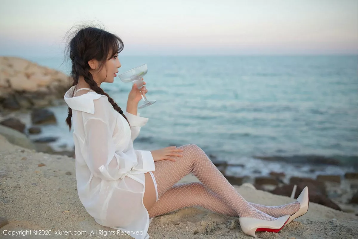 秀人集.com_[XiuRen秀人网]No.1951_嫩模陶喜乐_lele东欧旅拍海边沙滩缕空情趣内衣撩人诱惑写真63P