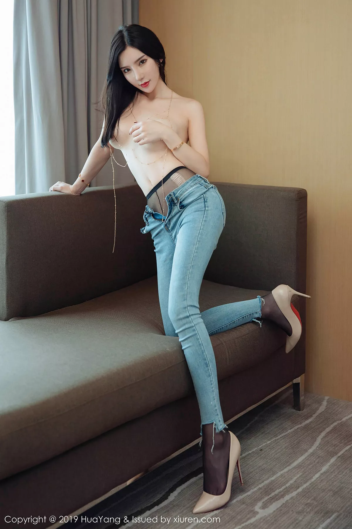 秀人集.com_[HuaYang花漾]Vol.110_女神周于希Sandy私房粉色情趣内衣半脱露丰乳肥臀极致诱惑写真41P