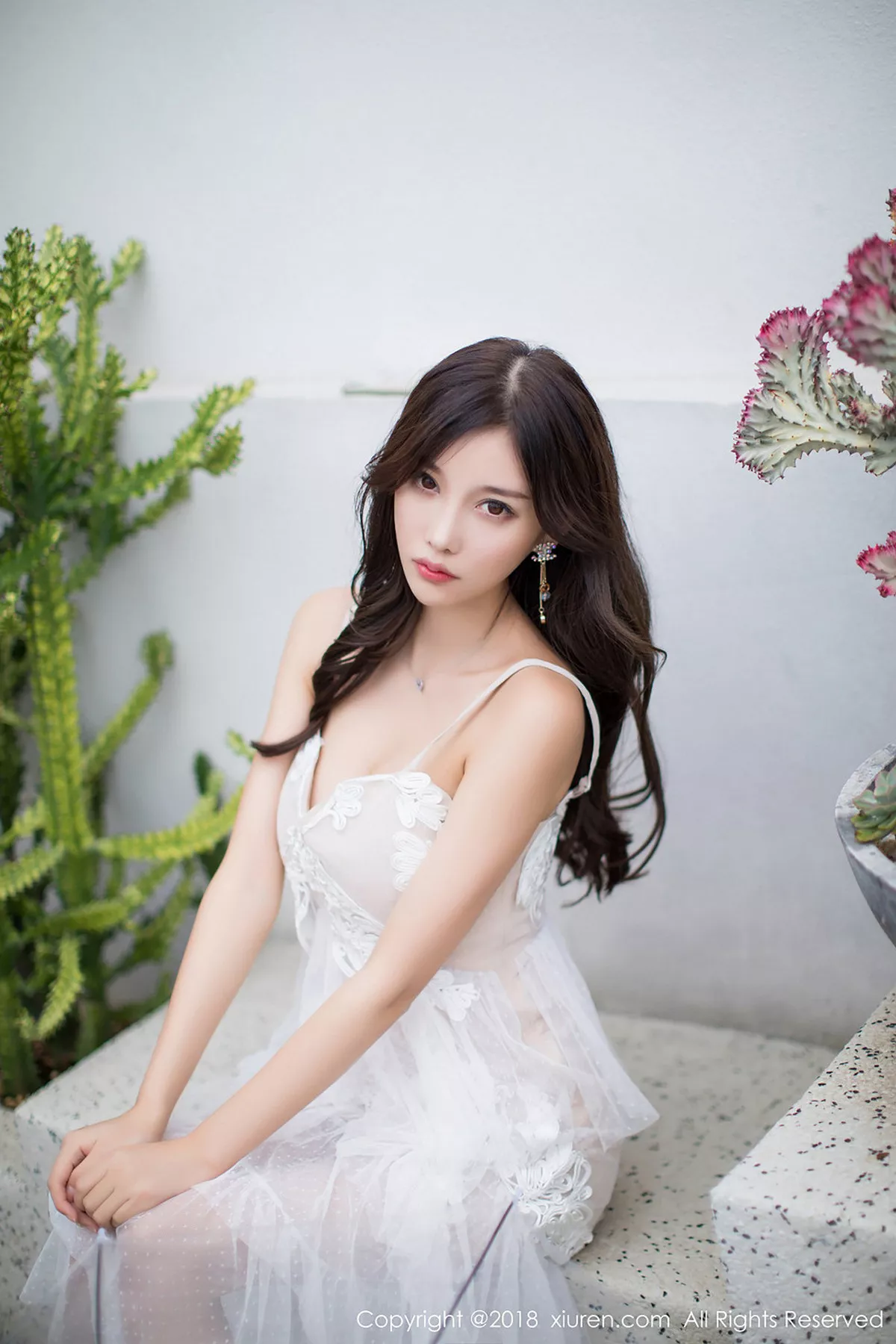 秀人集.com_[XiuRen秀人网]No.1296_女神杨晨晨sugar元旦特辑纯白吊带新娘连身裙甜美写真68P