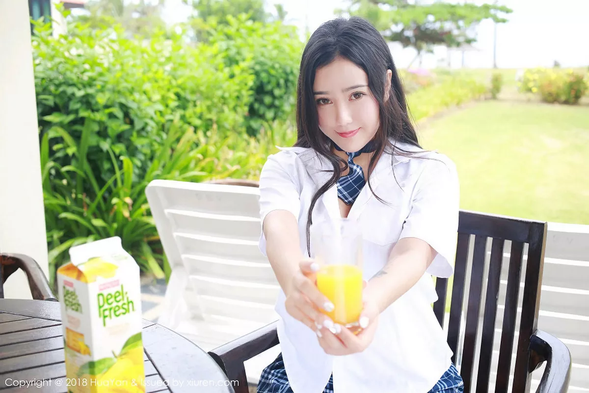 秀人集.com_[HuaYan花の颜]Vol.060_嫩模Manuela玛鲁娜沙巴旅拍粉色高叉连体衣秀翘臀诱惑写真34P