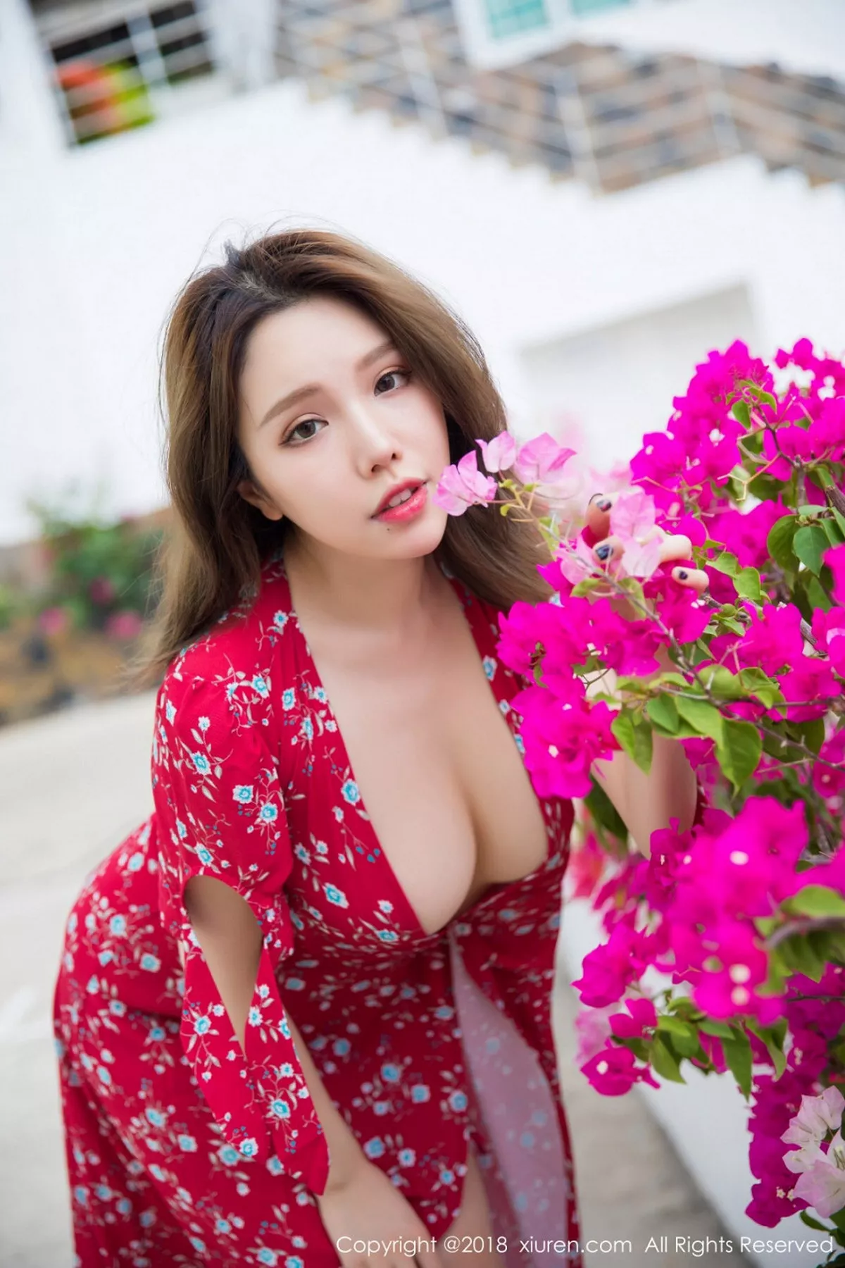 秀人集.com_[XiuRen秀人网]No.1284_女神黄乐然户外性感红色连身裙低胸露傲人豪乳妩媚诱惑写真51P