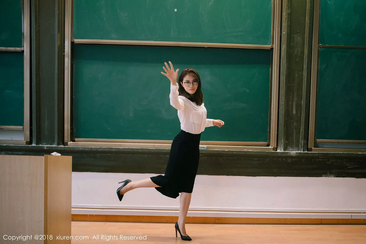 秀人集.com_[XiuRen秀人网]No.1267_女神许诺Sabrina性感教师制服白衬衣配黑短裙秀美腿写真44P