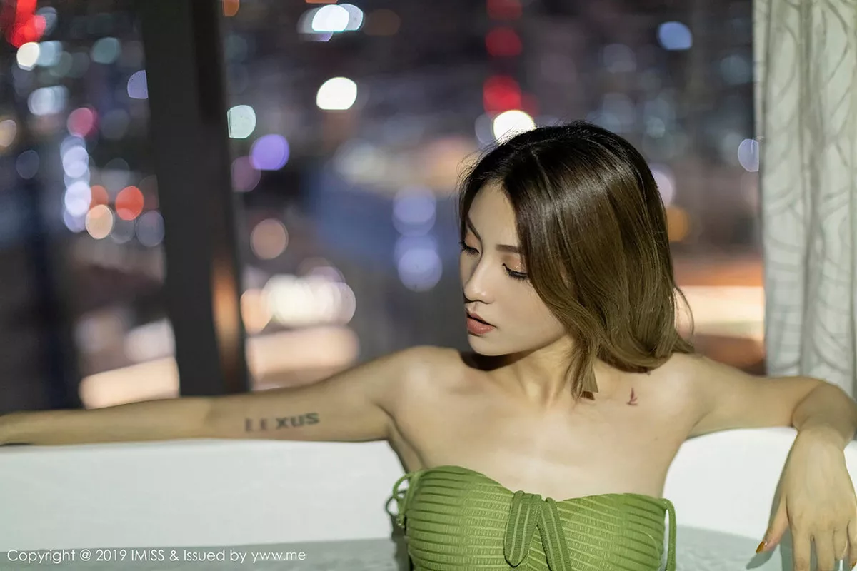 秀人集.com_[IMISS爱蜜社]Vol.324_嫩模Arlie性感内衣秀完美身材浴池里半裸湿身诱惑写真37P