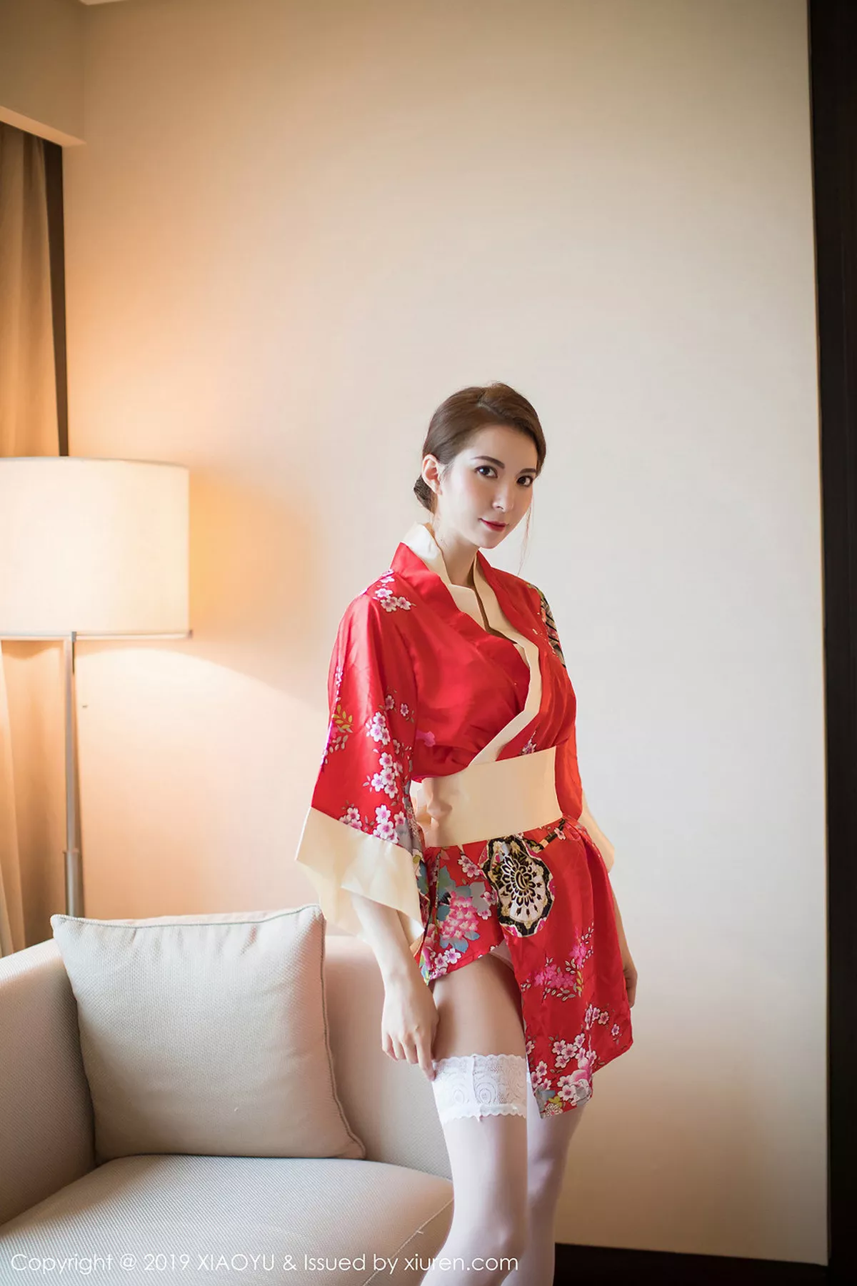 秀人集.com_[XiaoYu画语界]Vol.014_女神Carry私房性感红色和服配白色蕾丝袜妩媚诱惑写真53P