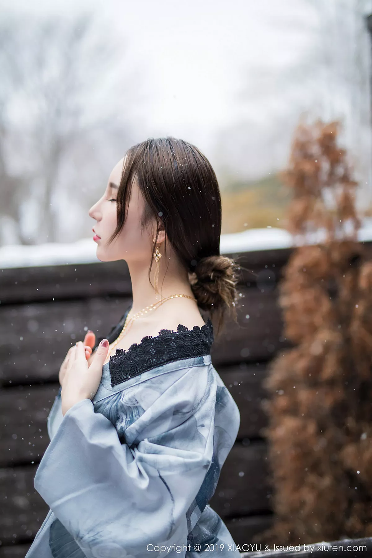 秀人集.com_[XiaoYu画语界]Vol.007_女神周于希Sandy北海道旅拍雪中佳人秀美乳撩人诱惑写真47P