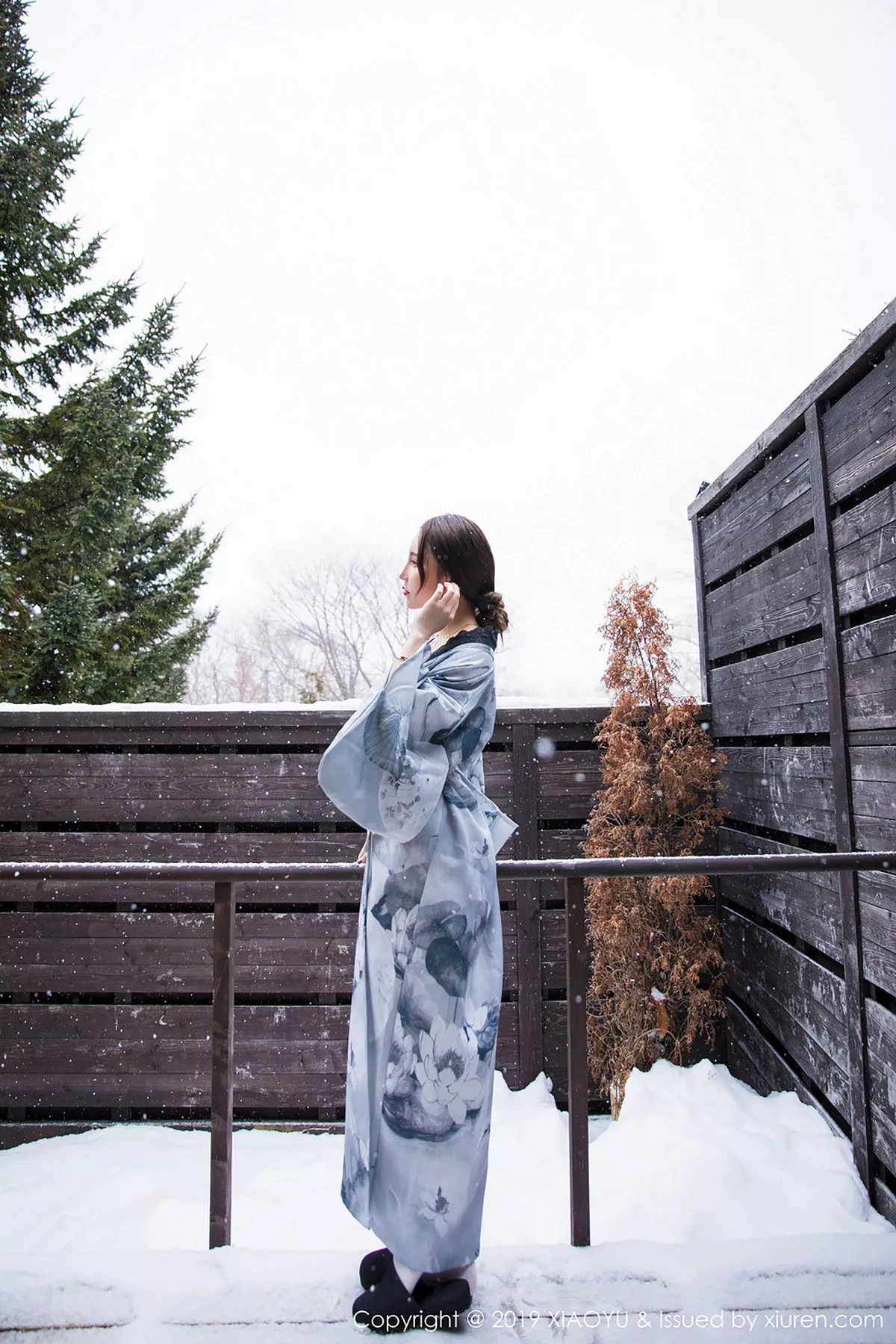 秀人集.com_[XiaoYu画语界]Vol.007_女神周于希Sandy北海道旅拍雪中佳人秀美乳撩人诱惑写真47P