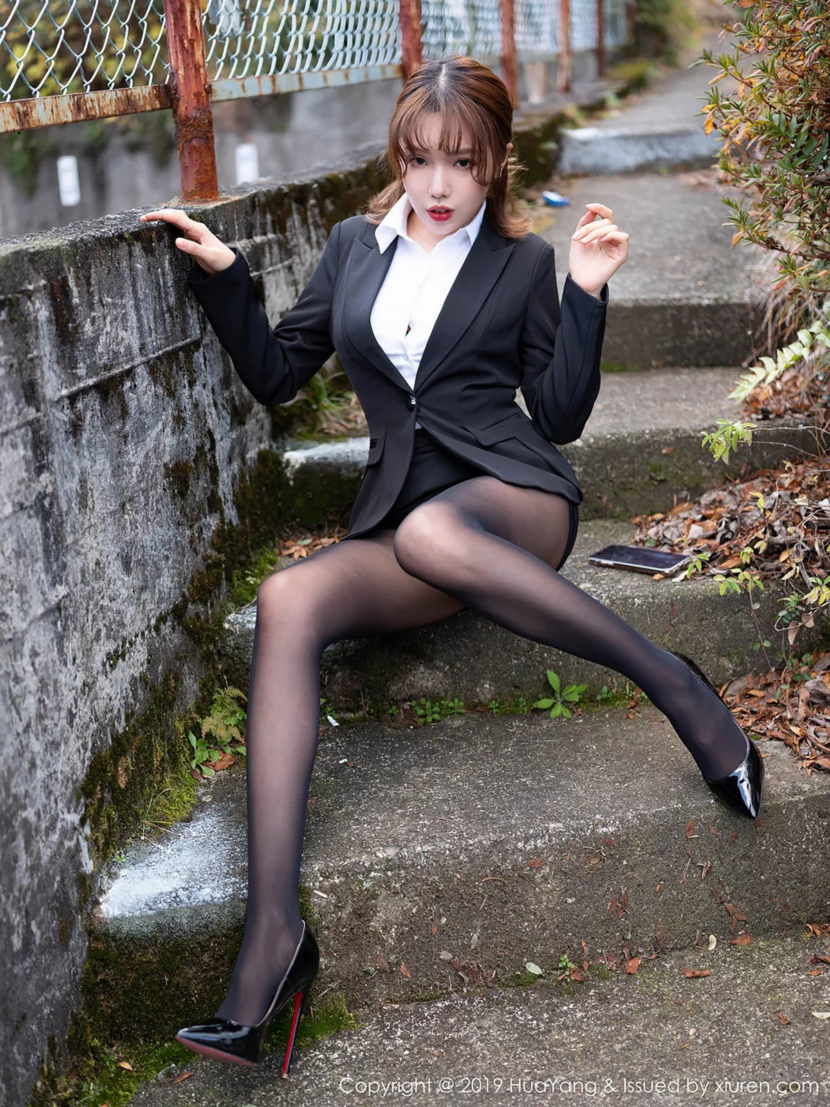 秀人集.com_[HuaYang花漾]Vol.113_女神黄乐然私房连体渔网秀傲人美乳血滴子遮点极致诱惑写真44P