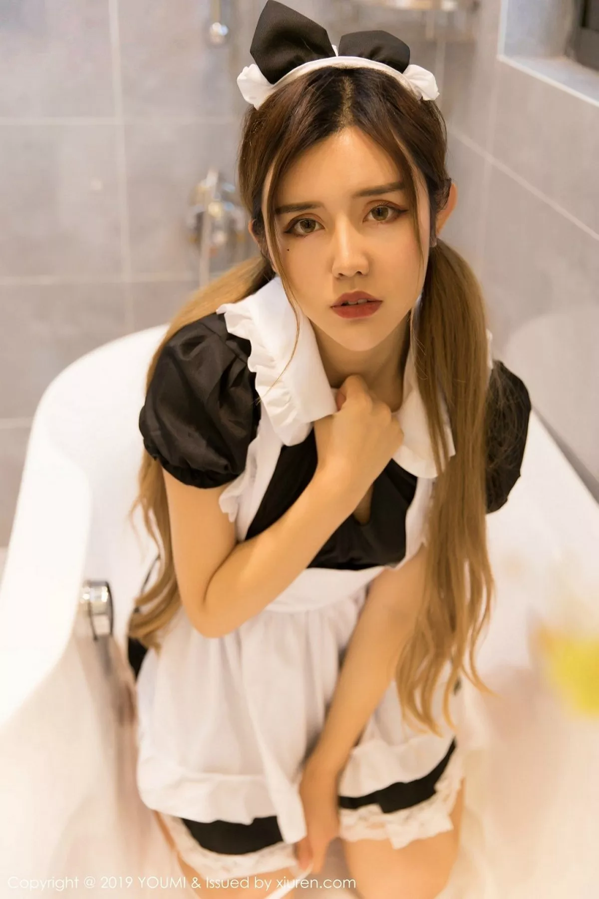 秀人集.com_[YouMi尤蜜荟]Vol.283_女神Cris_卓娅祺私房情趣内衣半脱露傲人豪乳喷血诱惑写真48P