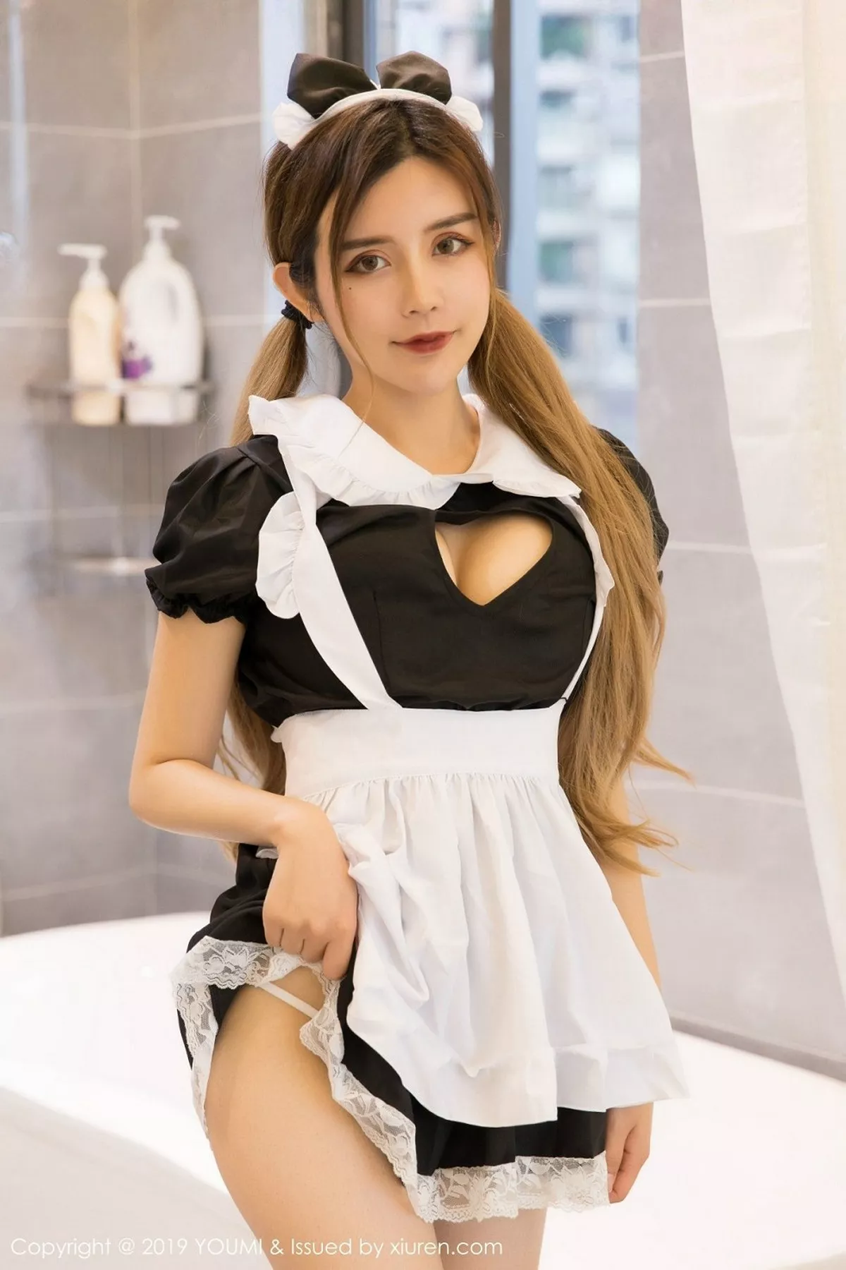 秀人集.com_[YouMi尤蜜荟]Vol.283_女神Cris_卓娅祺私房情趣内衣半脱露傲人豪乳喷血诱惑写真48P