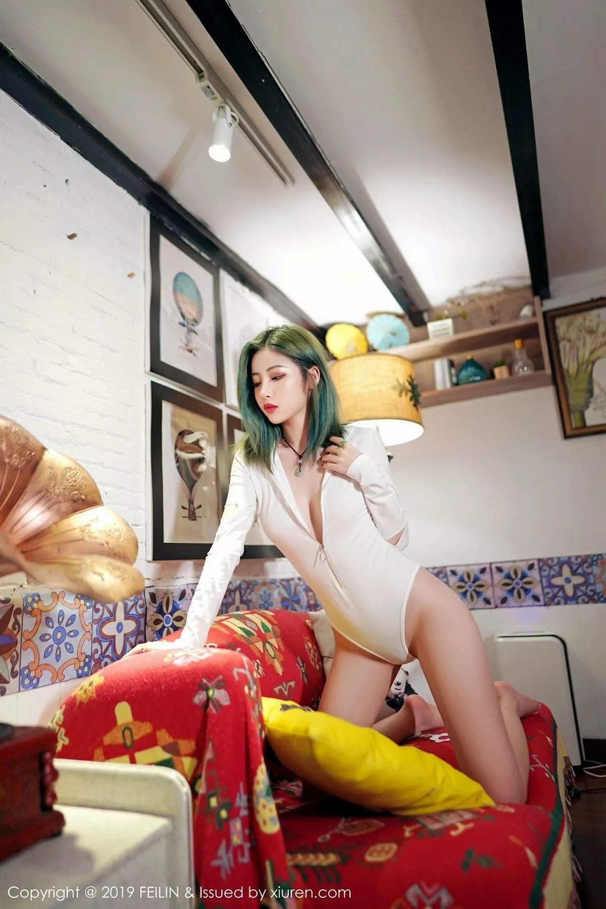 秀人集.com_[FeiLin嗲囡囡]Vol.188_嫩模小樱花私房白色抹胸内衣+白色高叉连体衣诱惑写真54P