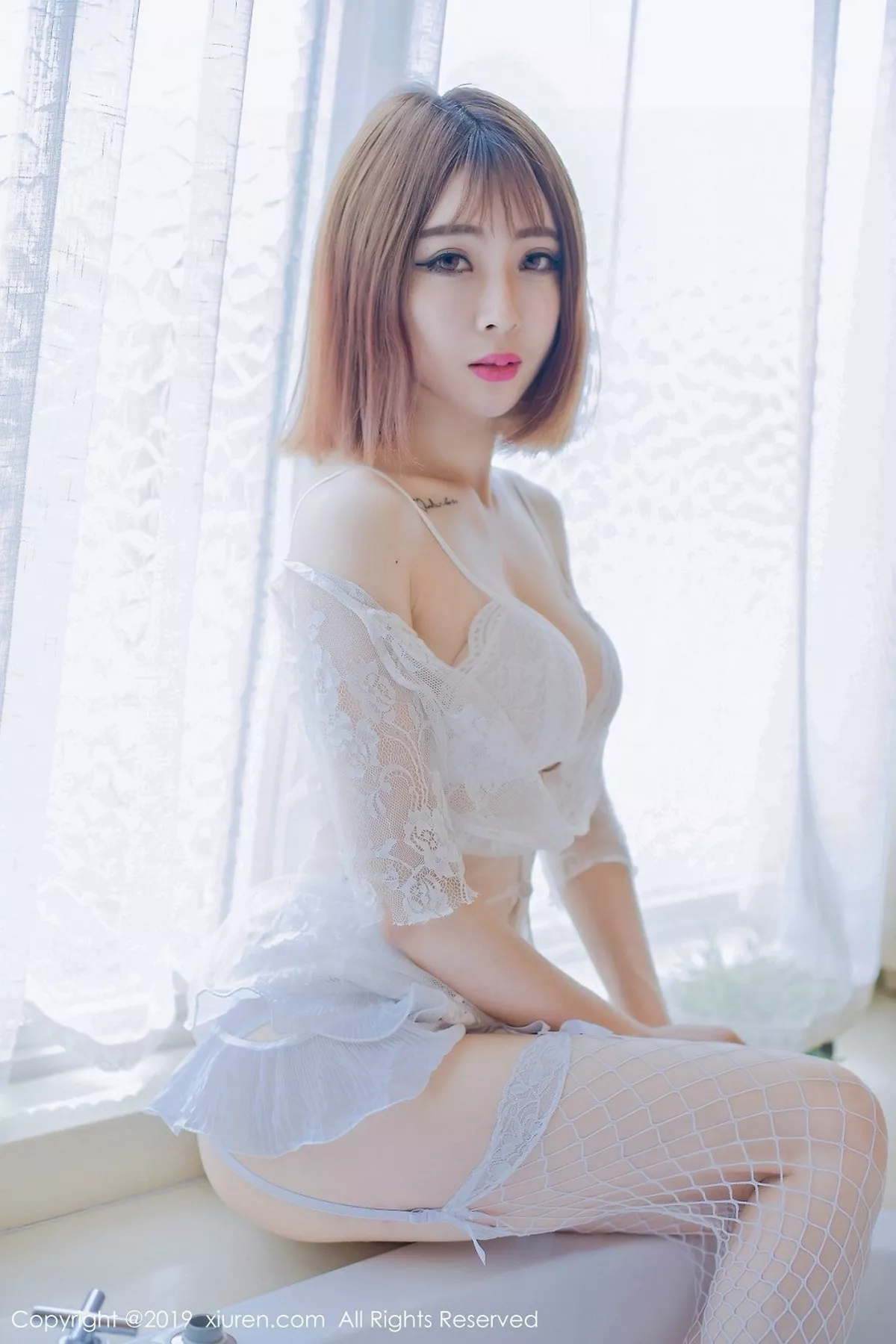 秀人集.com_[XiuRen秀人网]No.1406_嫩模凌萍儿私房白色蕾丝内衣配吊带白丝渔网完美诱惑写真47P