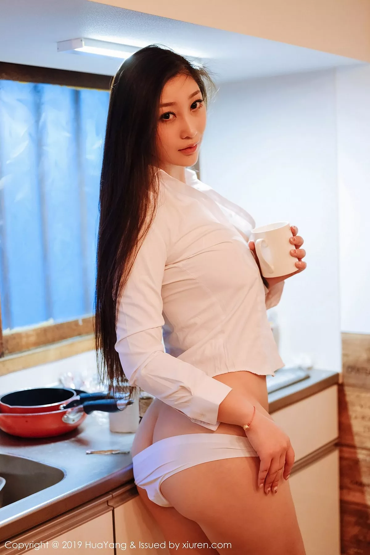 秀人集.com_[HuaYang花漾]Vol.125_女神妲己_Toxic日本旅拍私房薄纱情趣内衣秀豪乳诱惑写真42P