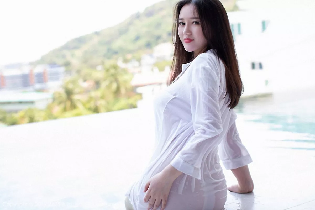 秀人集.com_[IMISS爱蜜社]Vol.335_女神恩一普吉岛旅拍泳池里真空白衬衣湿身秀豪乳诱惑写真35P