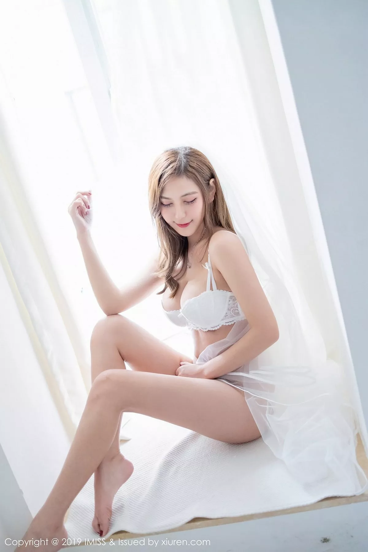 秀人集.com_[IMISS爱蜜社]Vol.334_气质美女Cccil私房白色薄纱新娘装秀完美身材诱惑写真38P