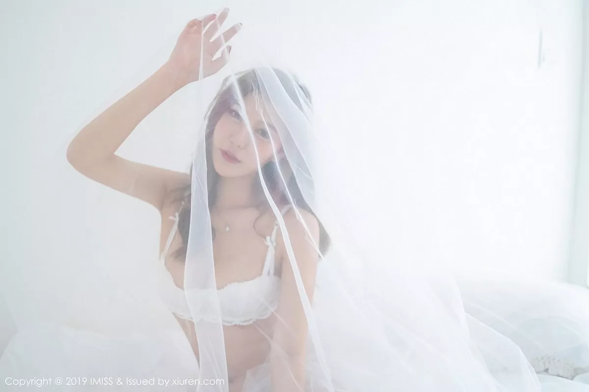 秀人集.com_[IMISS爱蜜社]Vol.334_气质美女Cccil私房白色薄纱新娘装秀完美身材诱惑写真38P