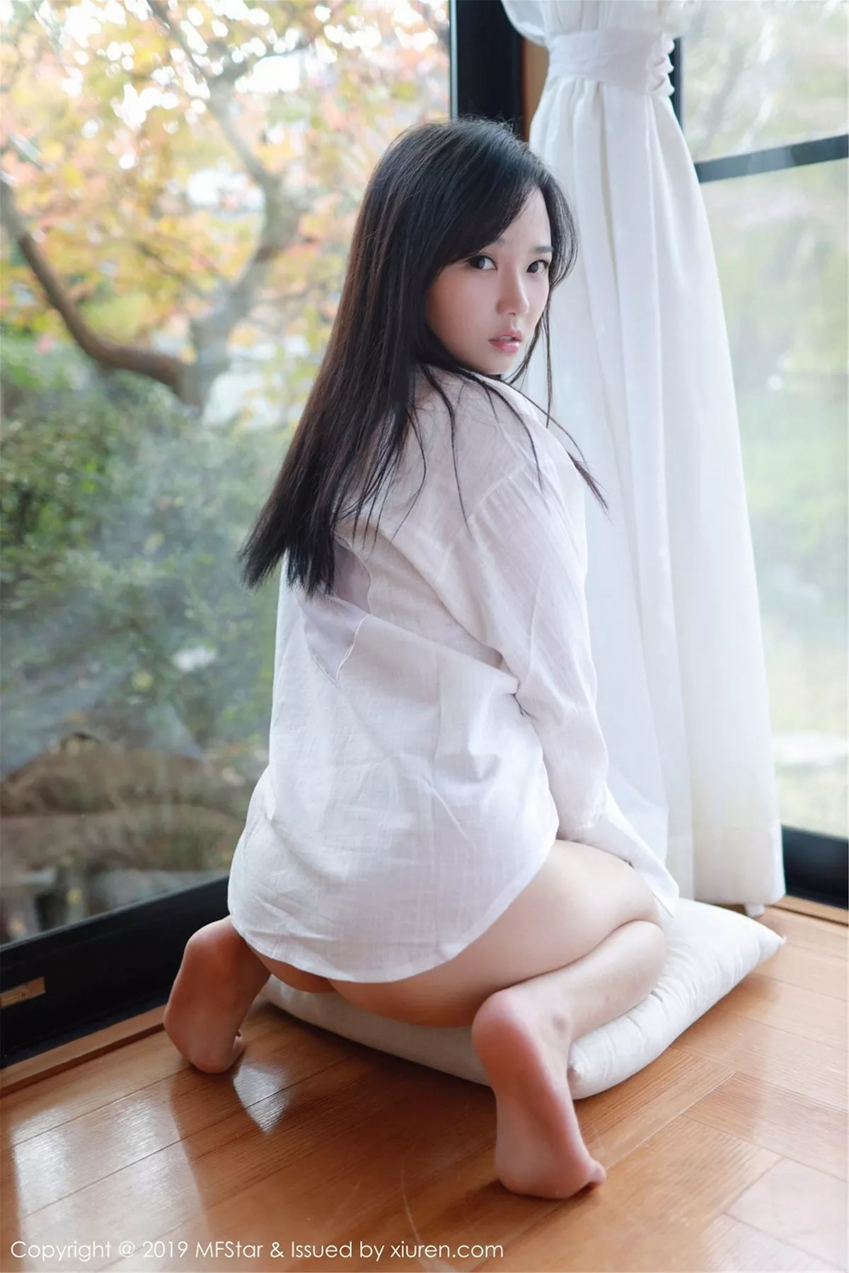 秀人集.com_[MFStar模范学院]Vol.187_女神徐微微mia日本旅拍性感白衬衣配丁字裤惹火诱惑写真40P