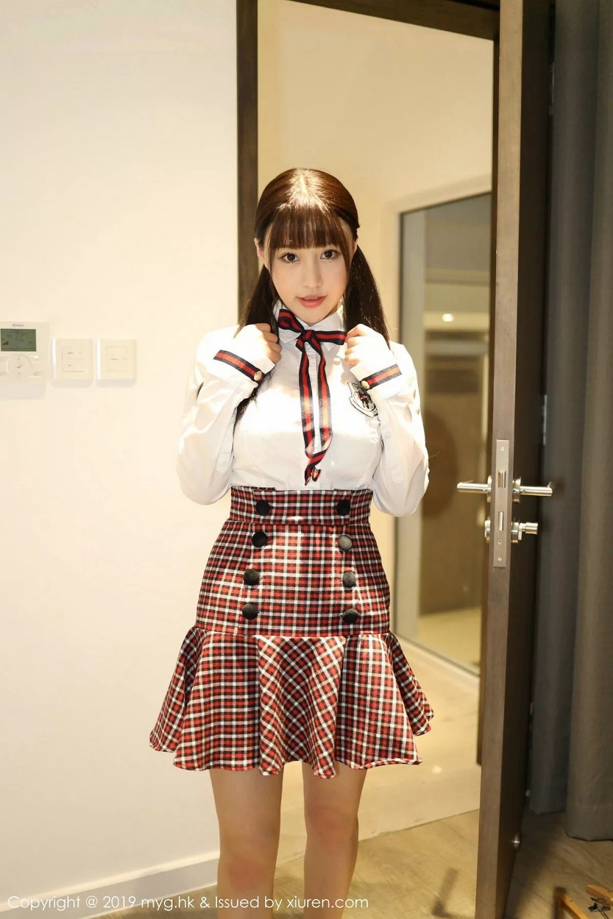 秀人集.com_[MyGirl美媛馆]Vol.355_嫩模Flower朱可儿学生装放学剧情私房床上撩人诱惑写真81P