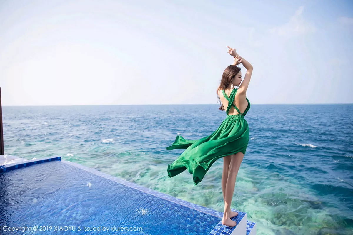 秀人集.com_[XiaoYu画语界]Vol.072_女神杨晨晨sugar马尔代夫旅拍泳池边性感比基尼完美诱惑写真45P
