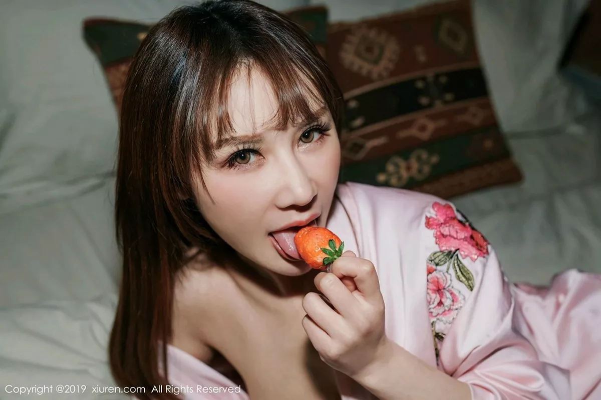 秀人集.com_[XiuRen秀人网]No.1422_嫩模苏可er粉色韵味古风内衣+蕾丝制服女仆装惹火诱惑写真47P