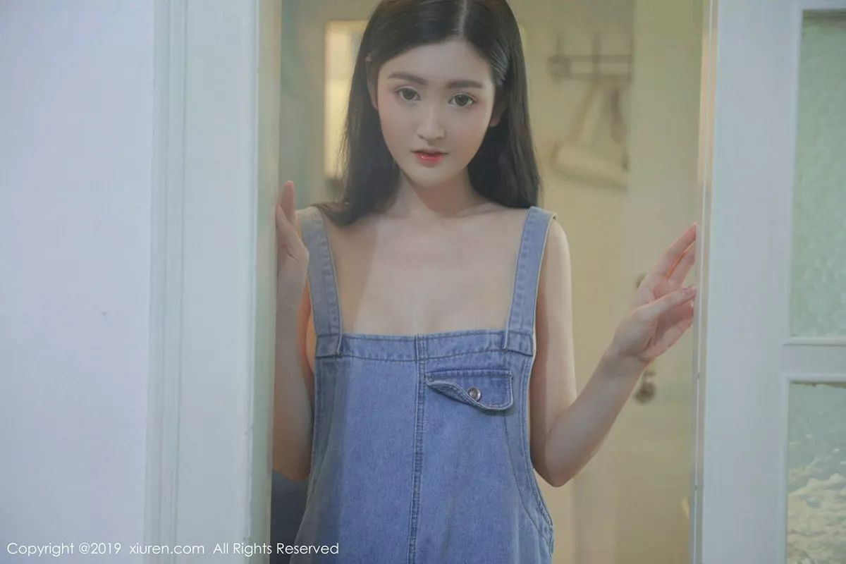 秀人集.com_[XiuRen秀人网]No.1464_嫩模沈梦瑶私房白色蕾丝内衣+吊带牛仔裤半脱露美乳诱惑写真57P