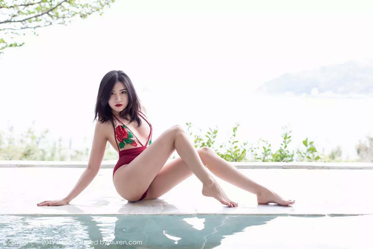 秀人集.com_[IMISS爱蜜社]Vol.349_女神许诺Sabrina日本樱花旅拍精致镂空内衣湿身诱惑写真38P