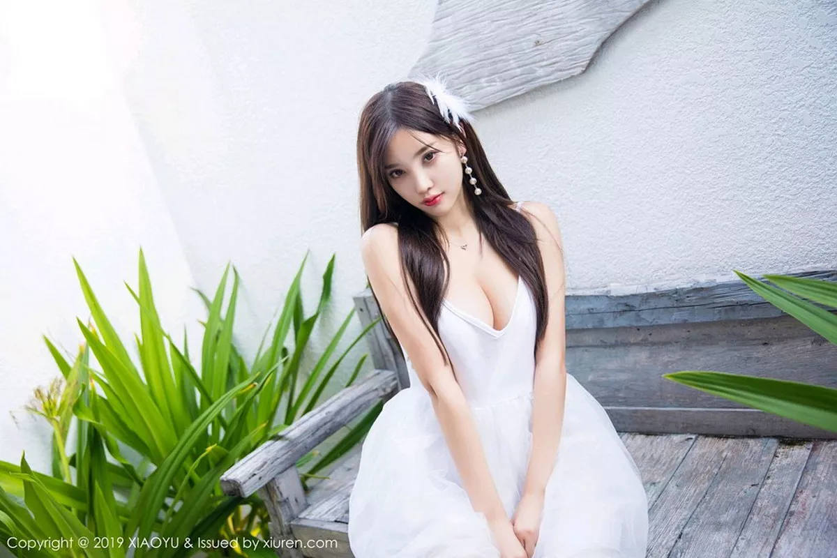 秀人集.com_[XiaoYu画语界]Vol.099_女神杨晨晨sugar马尔代夫旅拍白色薄纱吊裙唯美诱惑写真55P