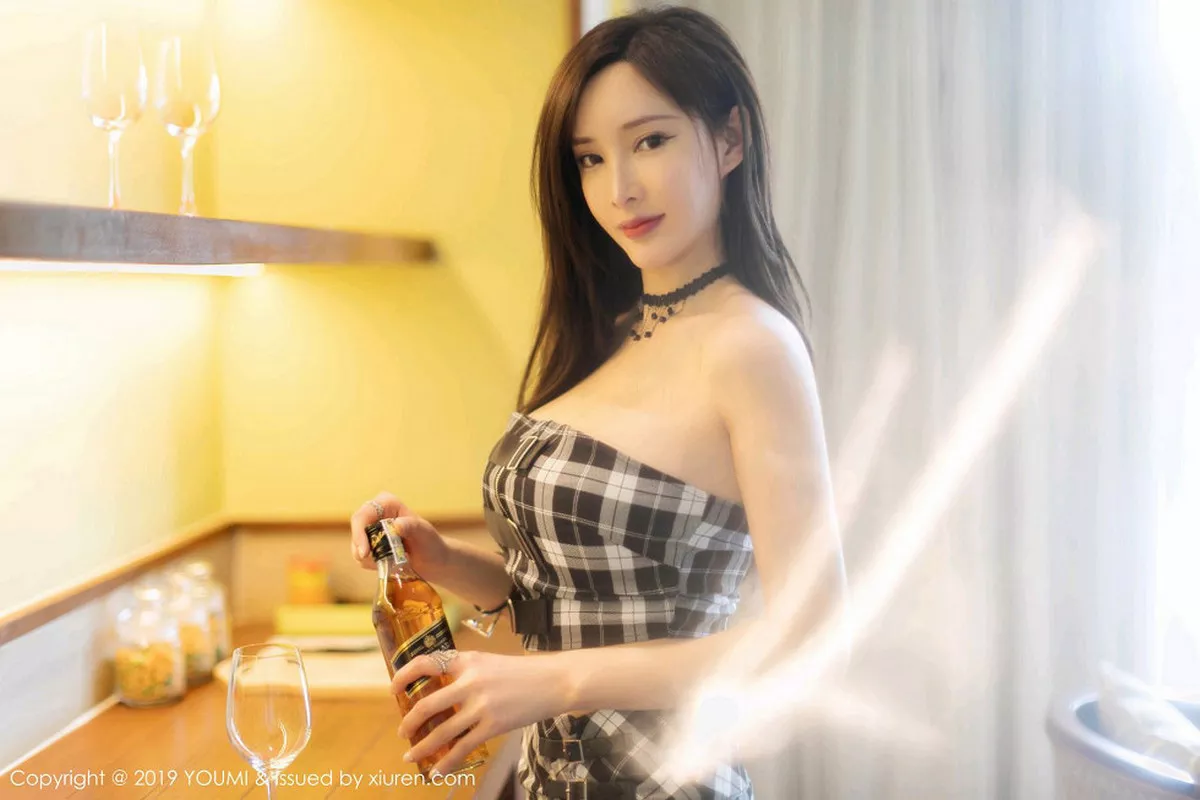 秀人集.com_[YouMi尤蜜荟]Vol.316_女神奶瓶土肥圆私房床上黑色蕾丝内衣配黑丝袜诱惑写真53P